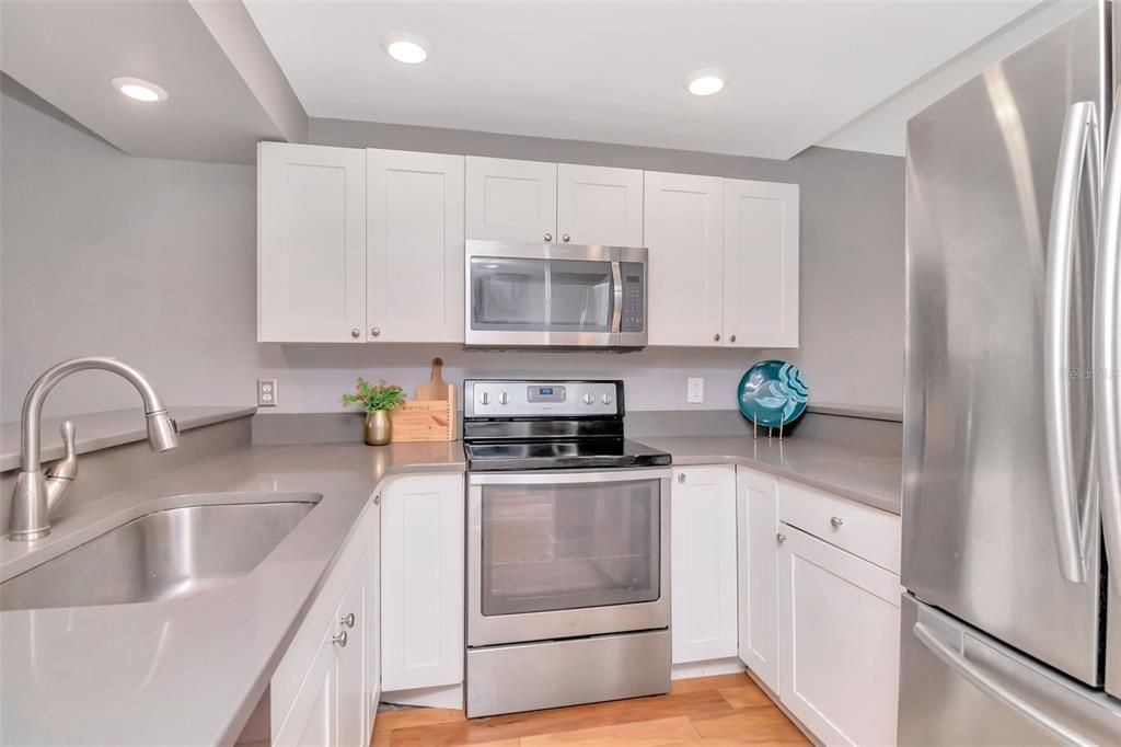 Active With Contract: $639,000 (2 beds, 2 baths, 1480 Square Feet)