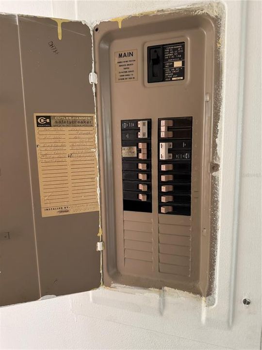 待售: $119,000 (2 贝兹, 2 浴室, 1066 平方英尺)