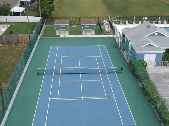 Active With Contract: $348,500 (3 beds, 2 baths, 1582 Square Feet)