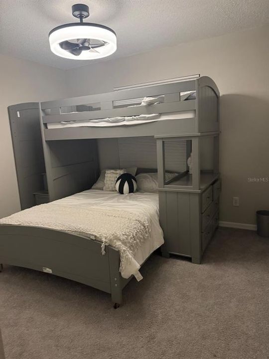 Active With Contract: $348,500 (3 beds, 2 baths, 1582 Square Feet)