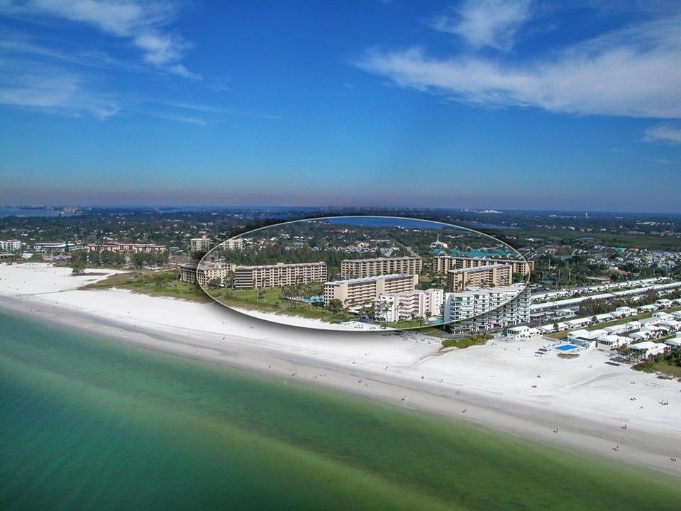 For Sale: $1,169,000 (2 beds, 2 baths, 1361 Square Feet)