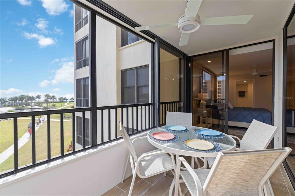 For Sale: $1,169,000 (2 beds, 2 baths, 1361 Square Feet)