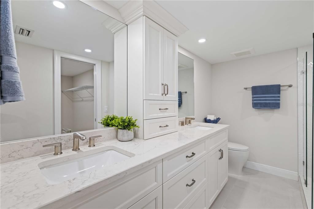 For Sale: $1,169,000 (2 beds, 2 baths, 1361 Square Feet)