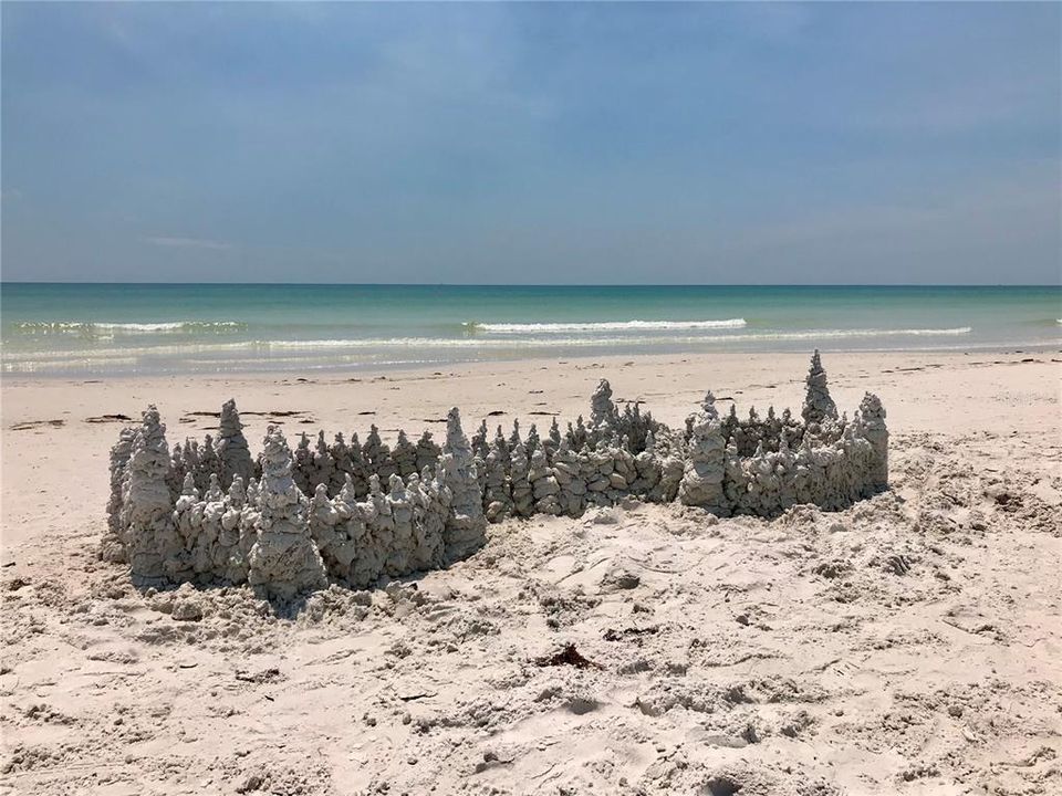 For Sale: $1,169,000 (2 beds, 2 baths, 1361 Square Feet)