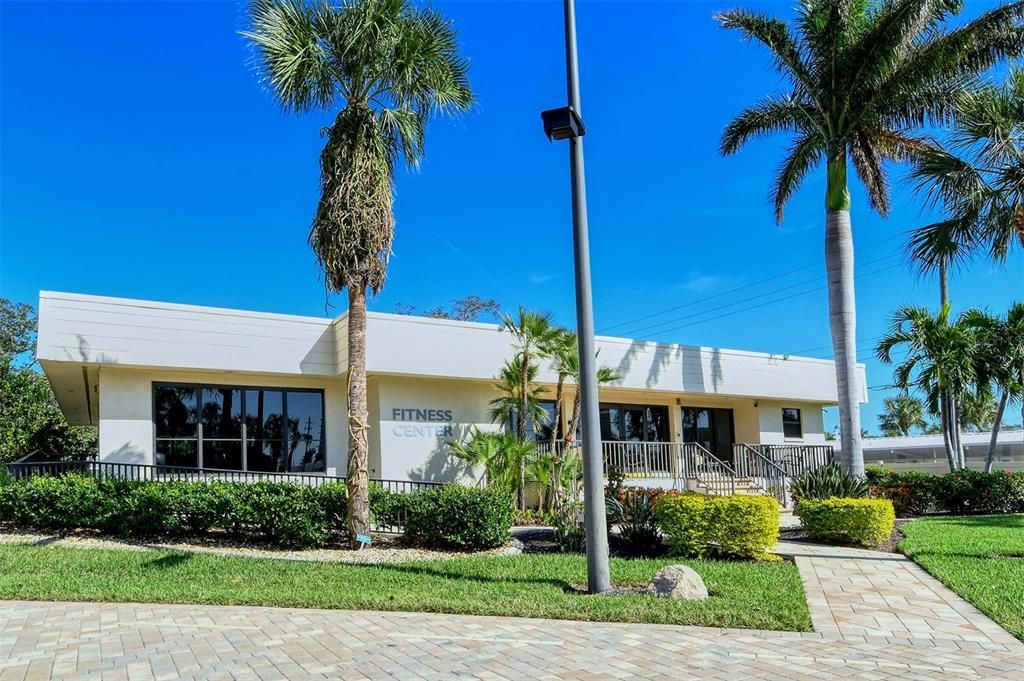 For Sale: $1,169,000 (2 beds, 2 baths, 1361 Square Feet)