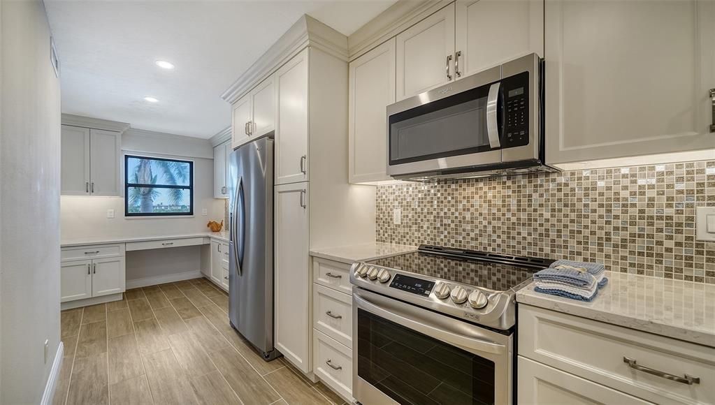 For Sale: $1,169,000 (2 beds, 2 baths, 1361 Square Feet)