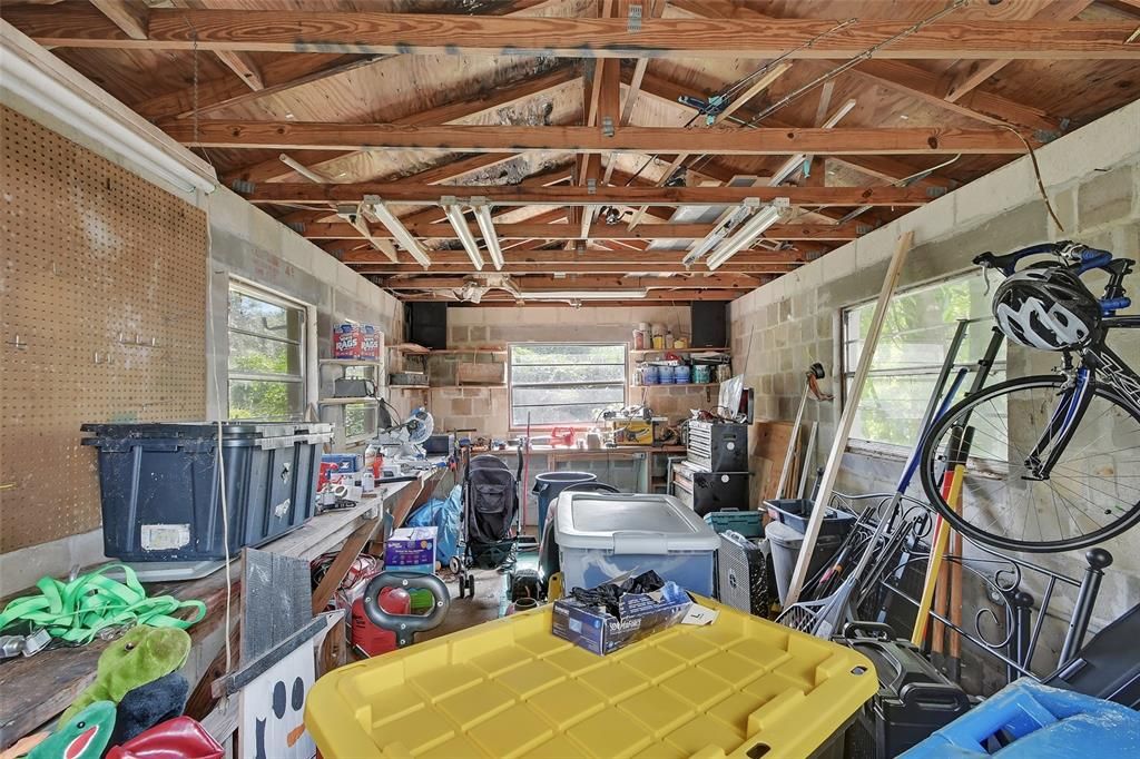 合同活跃: $389,900 (3 贝兹, 3 浴室, 1593 平方英尺)