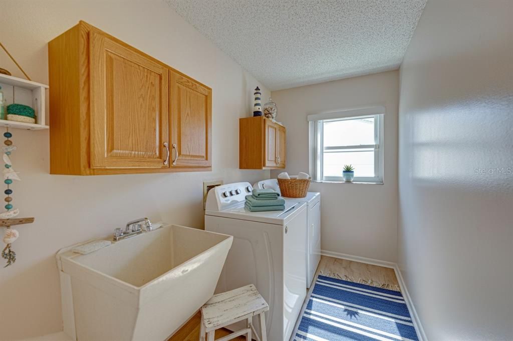 For Sale: $390,000 (3 beds, 2 baths, 2015 Square Feet)