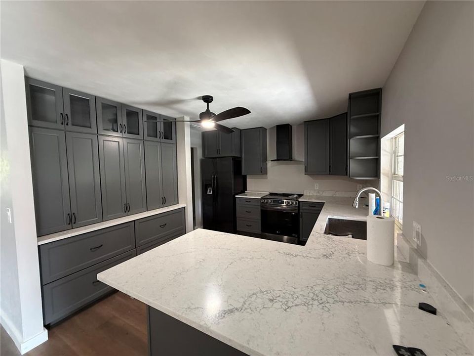 出租: $2,600 (3 贝兹, 3 浴室, 1661 平方英尺)