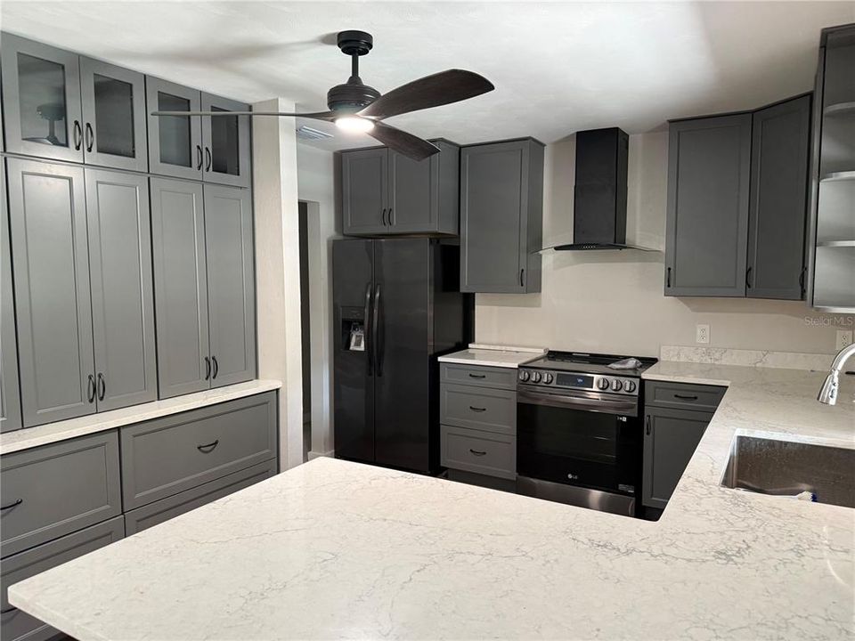 出租: $2,600 (3 贝兹, 3 浴室, 1661 平方英尺)