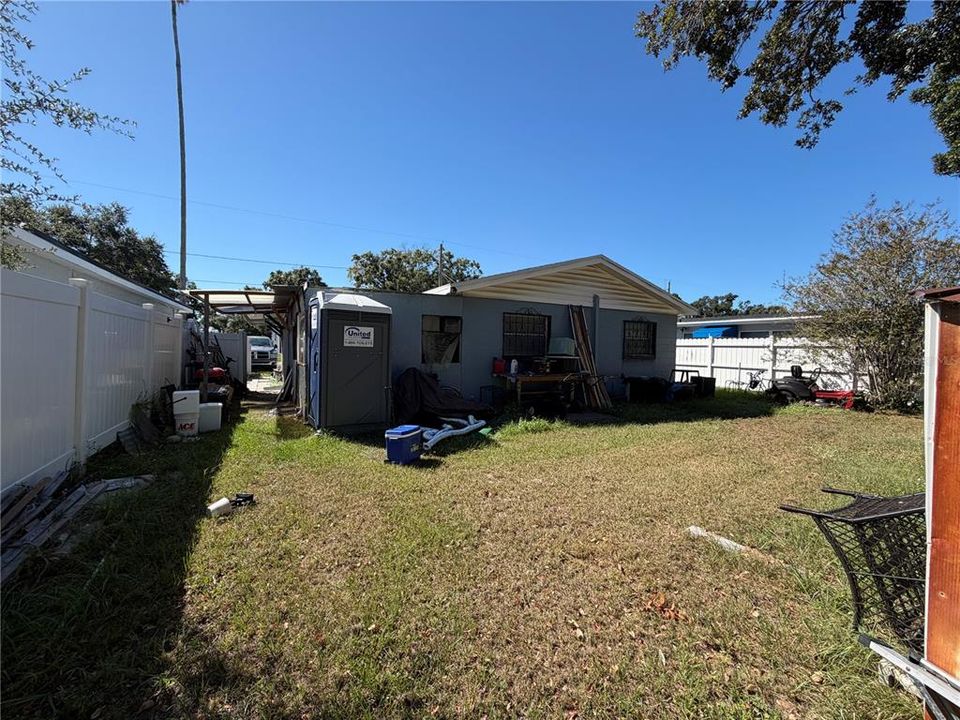 Active With Contract: $259,900 (3 beds, 1 baths, 872 Square Feet)