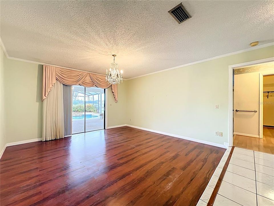 合同活跃: $475,000 (3 贝兹, 2 浴室, 1928 平方英尺)