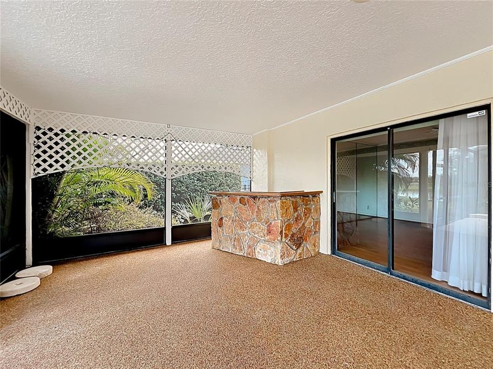 合同活跃: $475,000 (3 贝兹, 2 浴室, 1928 平方英尺)