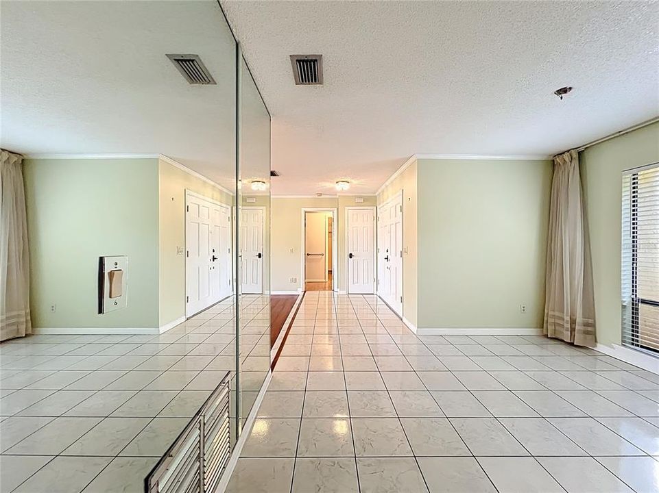 合同活跃: $475,000 (3 贝兹, 2 浴室, 1928 平方英尺)