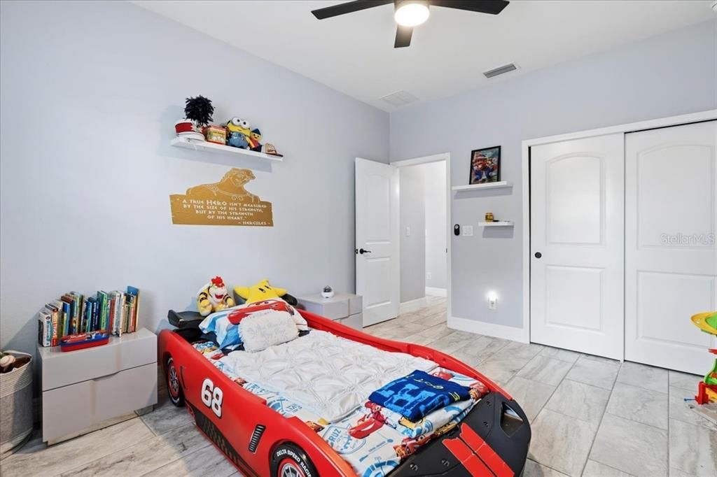 Activo con contrato: $617,777 (3 camas, 2 baños, 2170 Pies cuadrados)