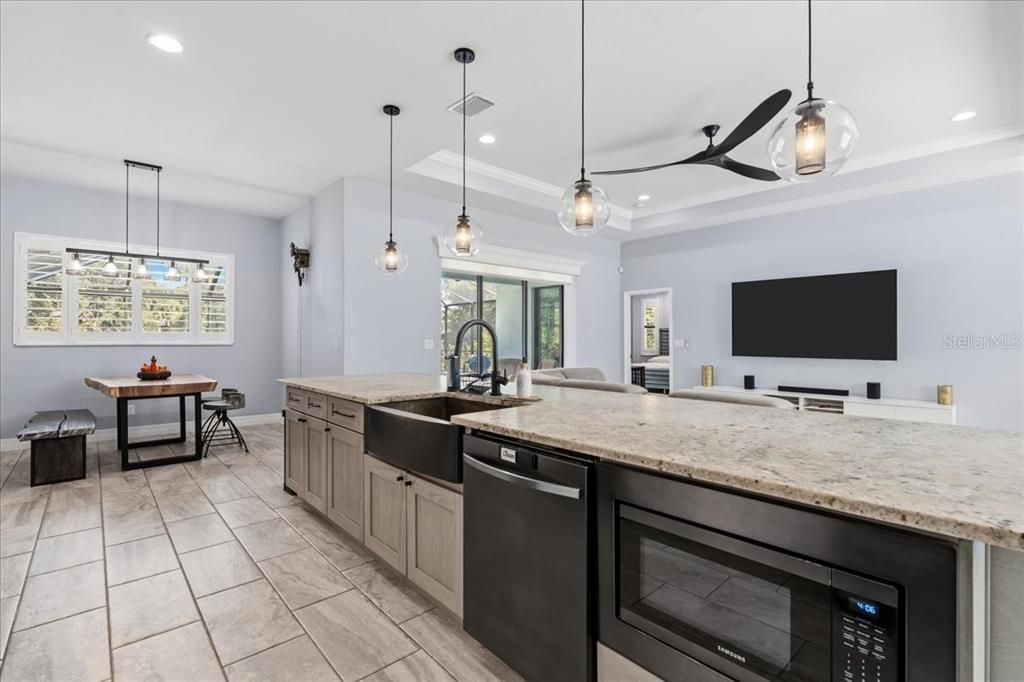 Activo con contrato: $617,777 (3 camas, 2 baños, 2170 Pies cuadrados)