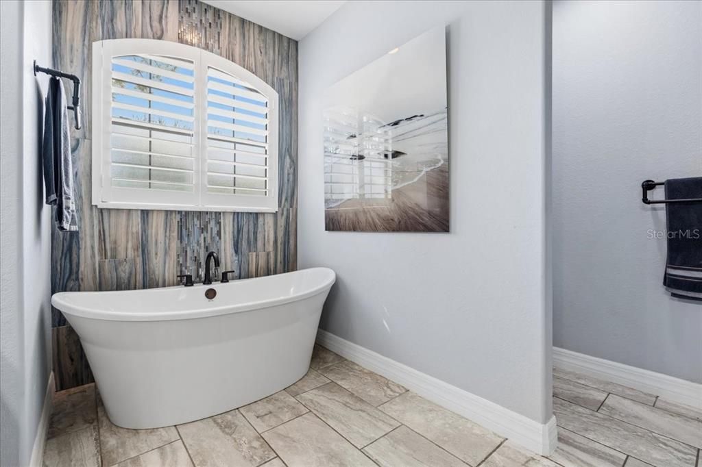 Activo con contrato: $617,777 (3 camas, 2 baños, 2170 Pies cuadrados)