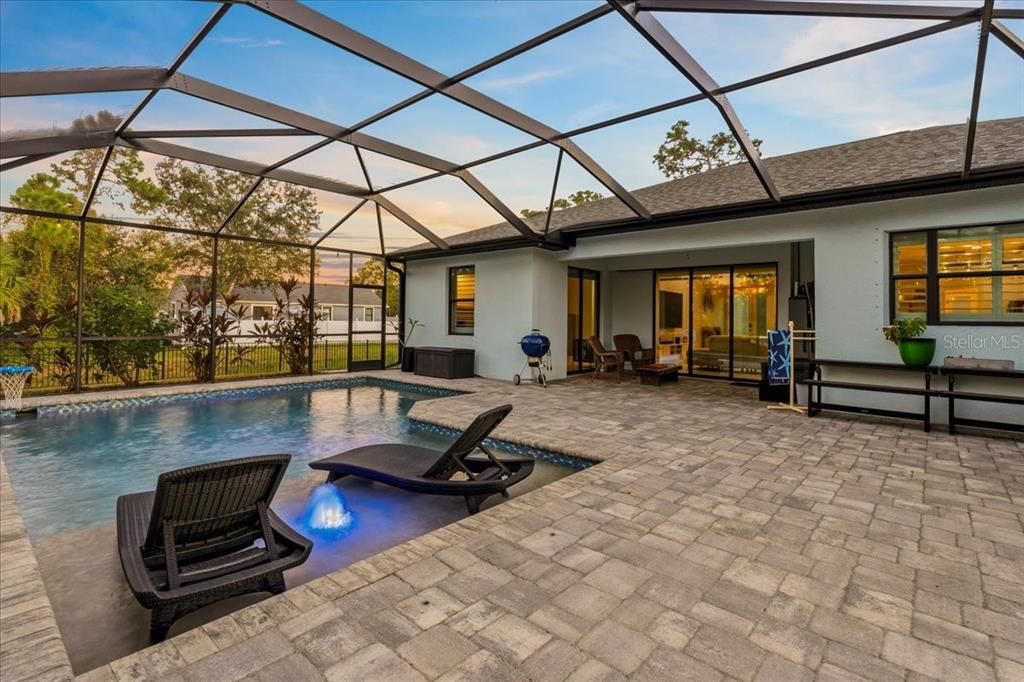 Activo con contrato: $617,777 (3 camas, 2 baños, 2170 Pies cuadrados)