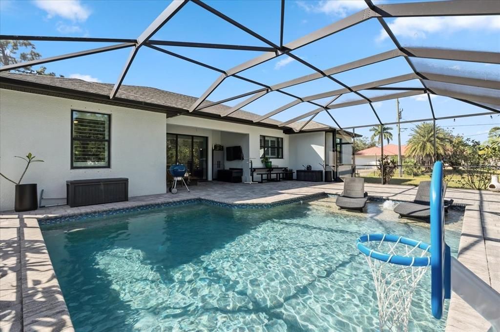 Activo con contrato: $617,777 (3 camas, 2 baños, 2170 Pies cuadrados)