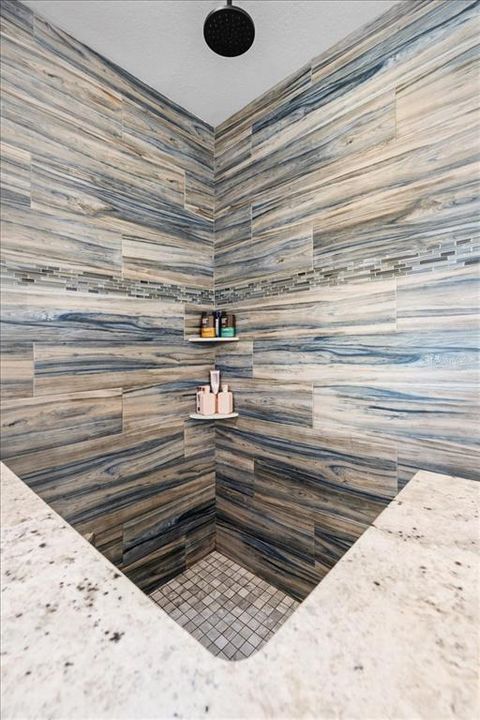 Activo con contrato: $617,777 (3 camas, 2 baños, 2170 Pies cuadrados)