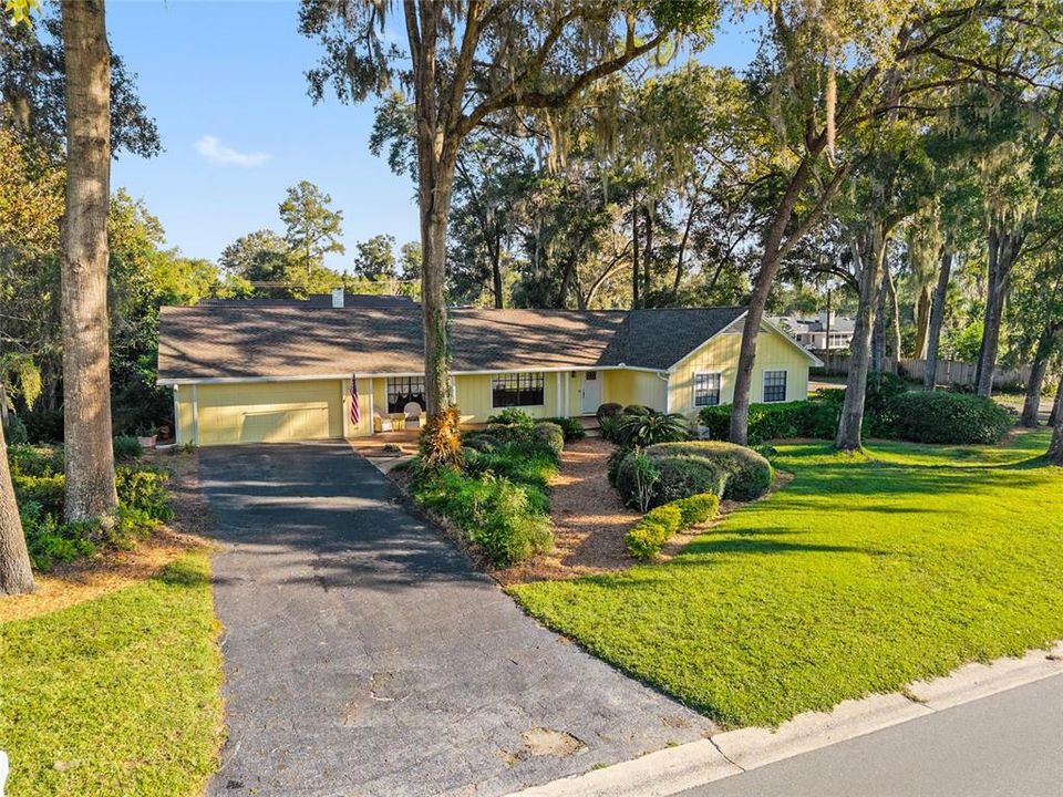 For Sale: $414,500 (4 beds, 2 baths, 2299 Square Feet)