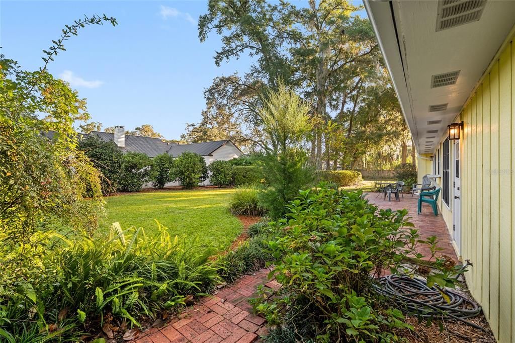 For Sale: $414,500 (4 beds, 2 baths, 2299 Square Feet)