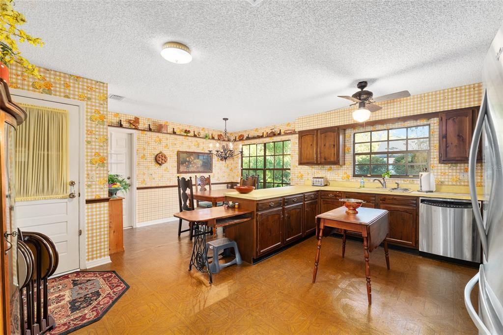 For Sale: $414,500 (4 beds, 2 baths, 2299 Square Feet)