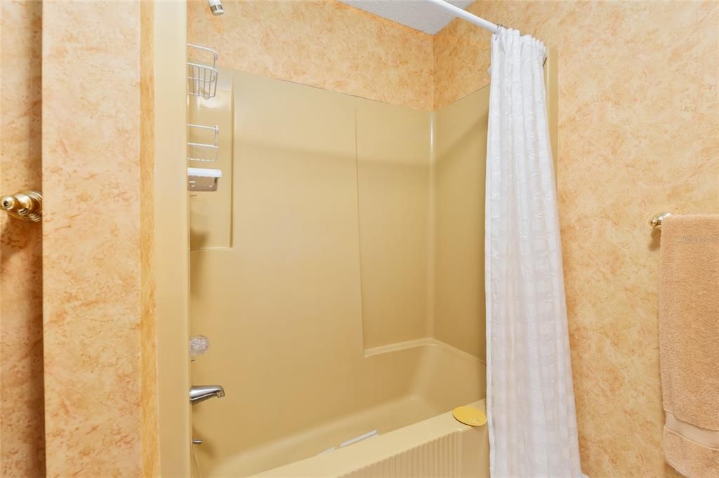 For Sale: $414,500 (4 beds, 2 baths, 2299 Square Feet)