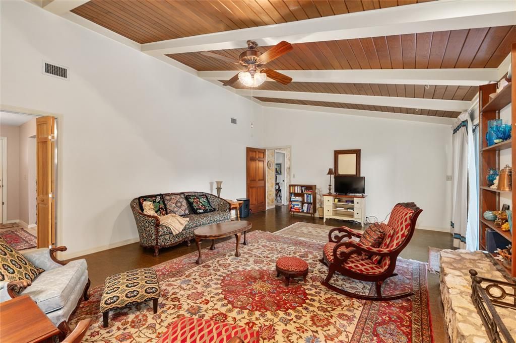 For Sale: $414,500 (4 beds, 2 baths, 2299 Square Feet)