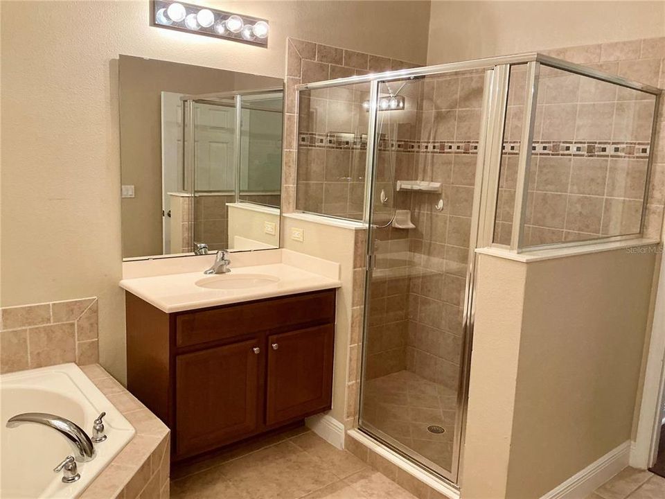 For Sale: $318,000 (3 beds, 2 baths, 1769 Square Feet)