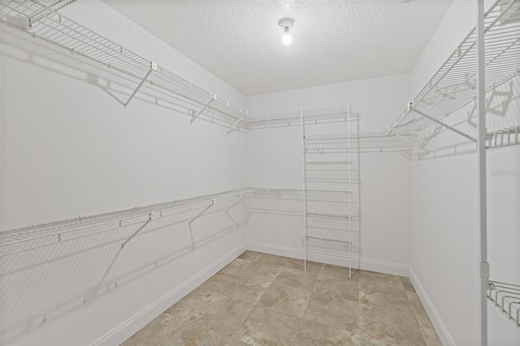 待售: $525,000 (3 贝兹, 2 浴室, 2038 平方英尺)