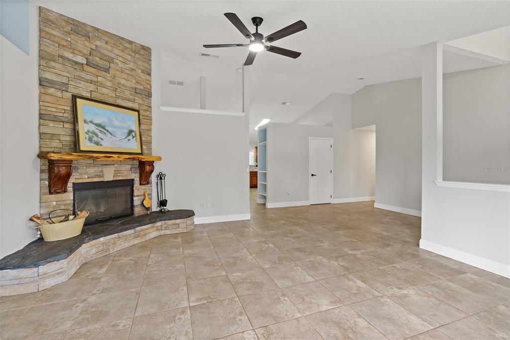 待售: $525,000 (3 贝兹, 2 浴室, 2038 平方英尺)