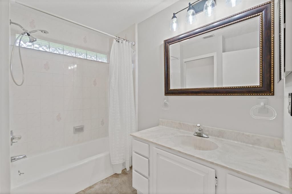 待售: $525,000 (3 贝兹, 2 浴室, 2038 平方英尺)