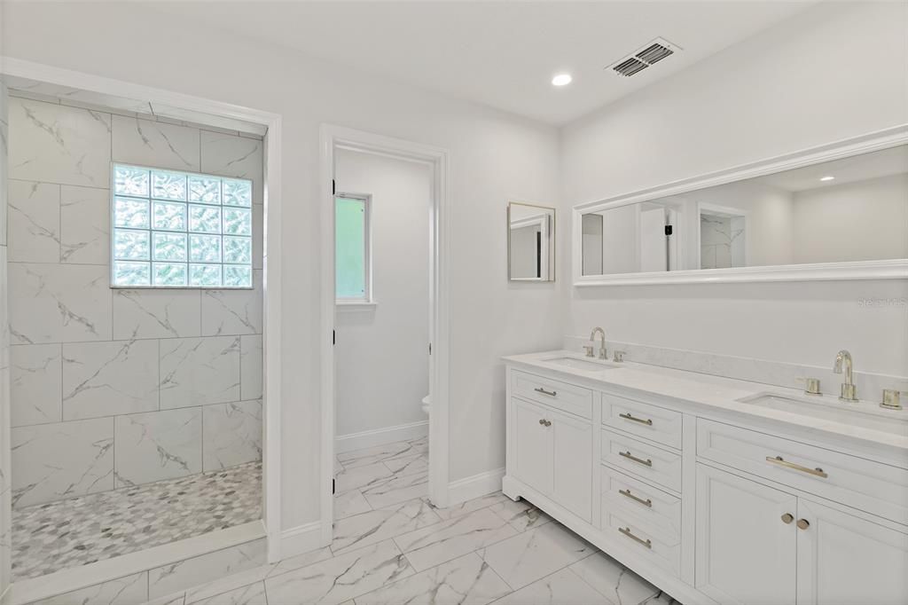 待售: $525,000 (3 贝兹, 2 浴室, 2038 平方英尺)