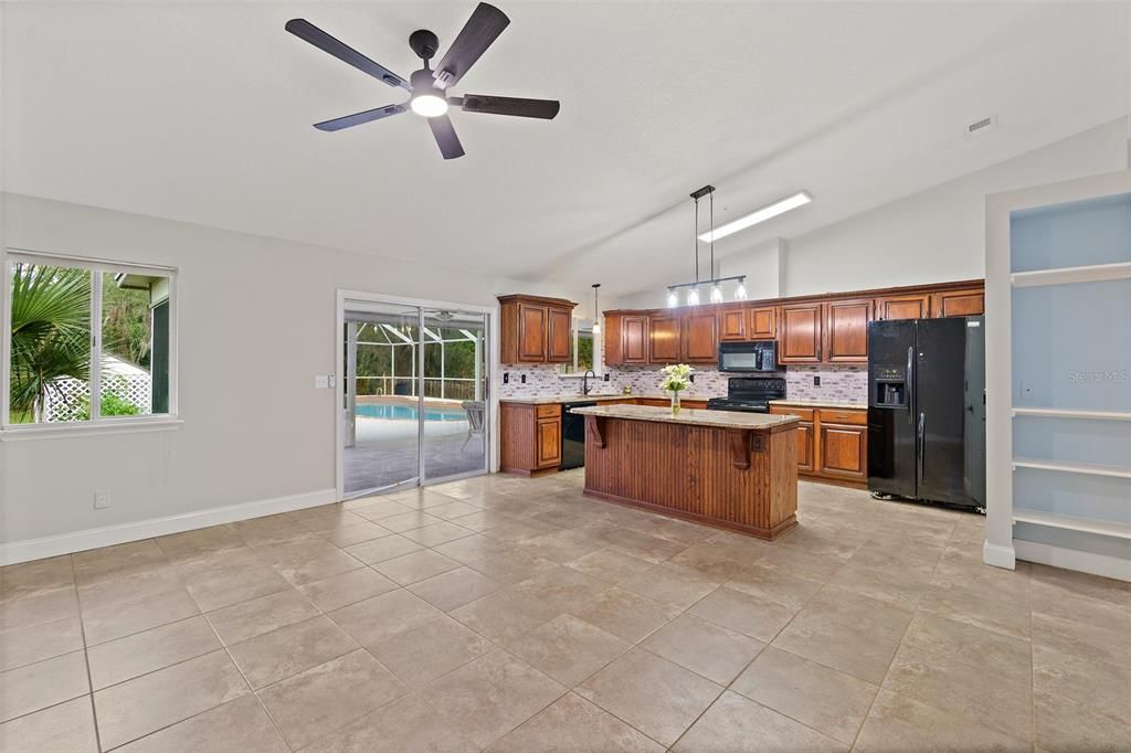 待售: $525,000 (3 贝兹, 2 浴室, 2038 平方英尺)