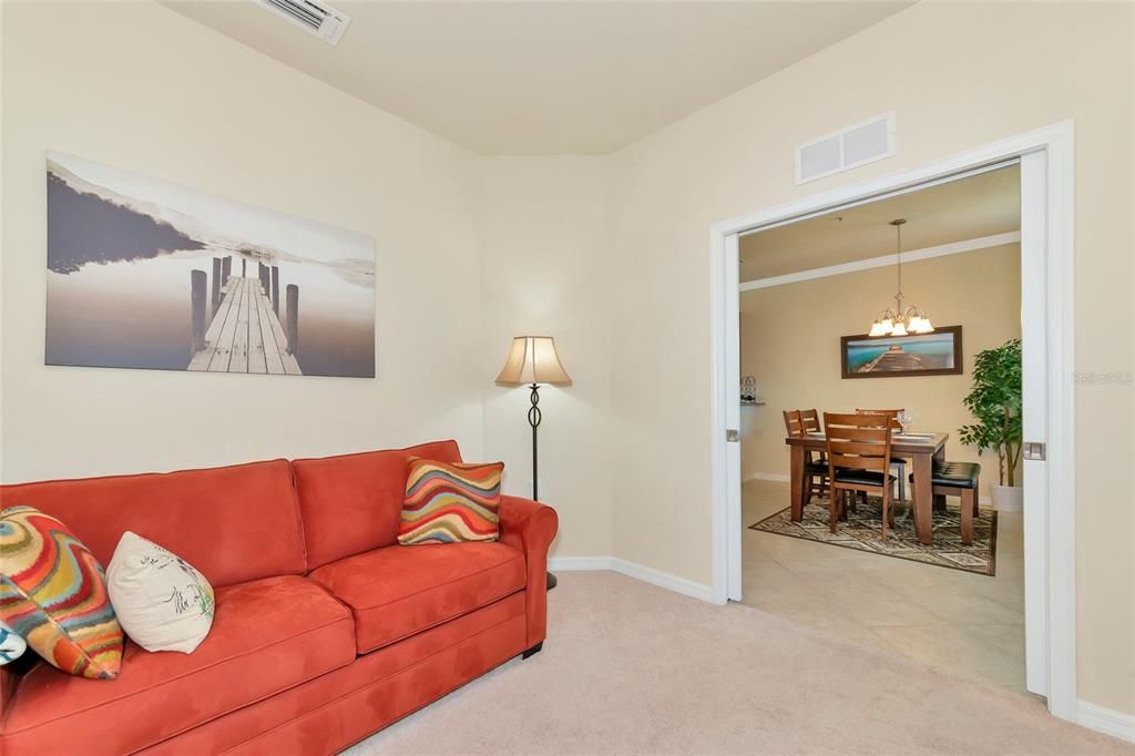 For Sale: $285,000 (2 beds, 2 baths, 1297 Square Feet)