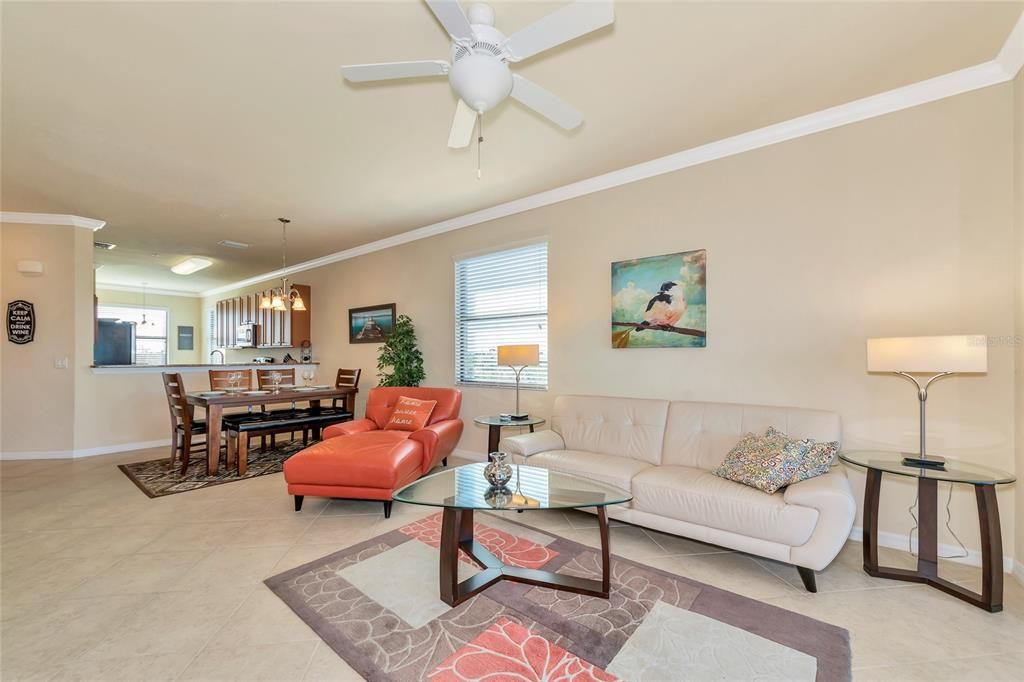For Sale: $285,000 (2 beds, 2 baths, 1297 Square Feet)