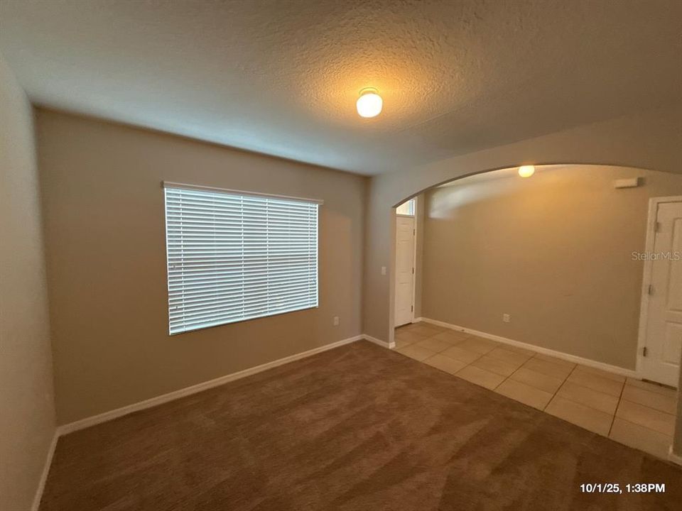 For Rent: $1,995 (4 beds, 2 baths, 2526 Square Feet)