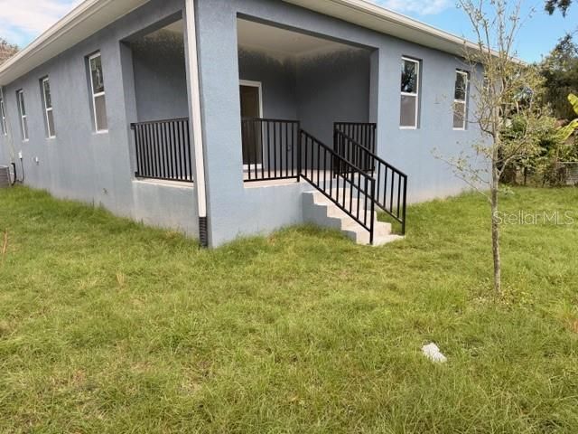 合同活跃: $374,900 (4 贝兹, 2 浴室, 1800 平方英尺)