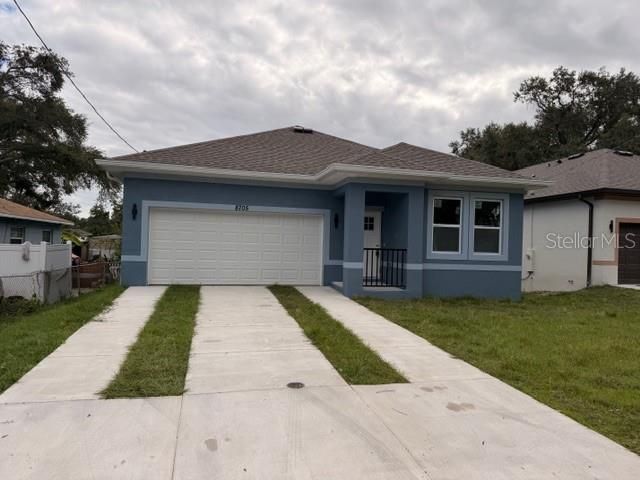 合同活跃: $374,900 (4 贝兹, 2 浴室, 1800 平方英尺)