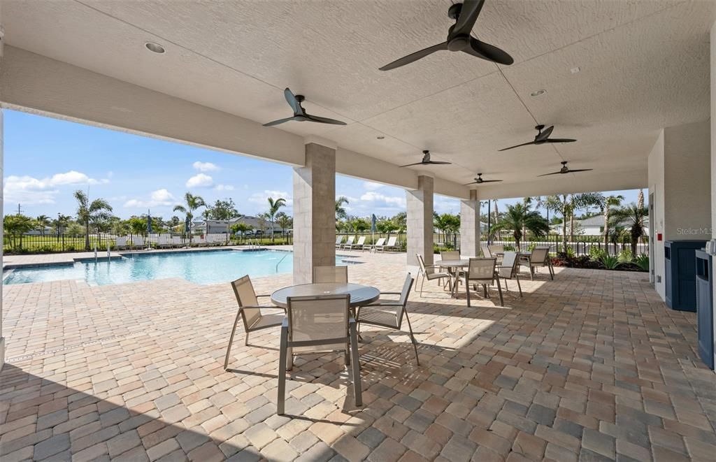 Active With Contract: $449,895 (2 beds, 2 baths, 1579 Square Feet)