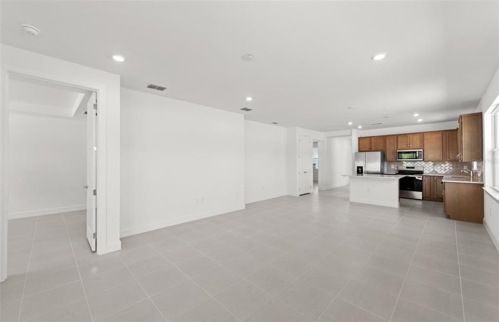 Active With Contract: $449,895 (2 beds, 2 baths, 1579 Square Feet)