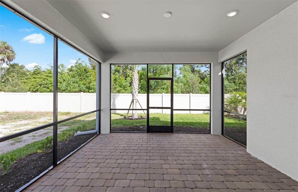 Active With Contract: $449,895 (2 beds, 2 baths, 1579 Square Feet)