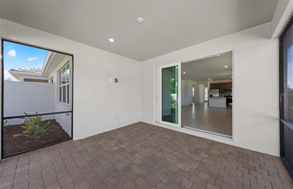 Active With Contract: $449,895 (2 beds, 2 baths, 1579 Square Feet)