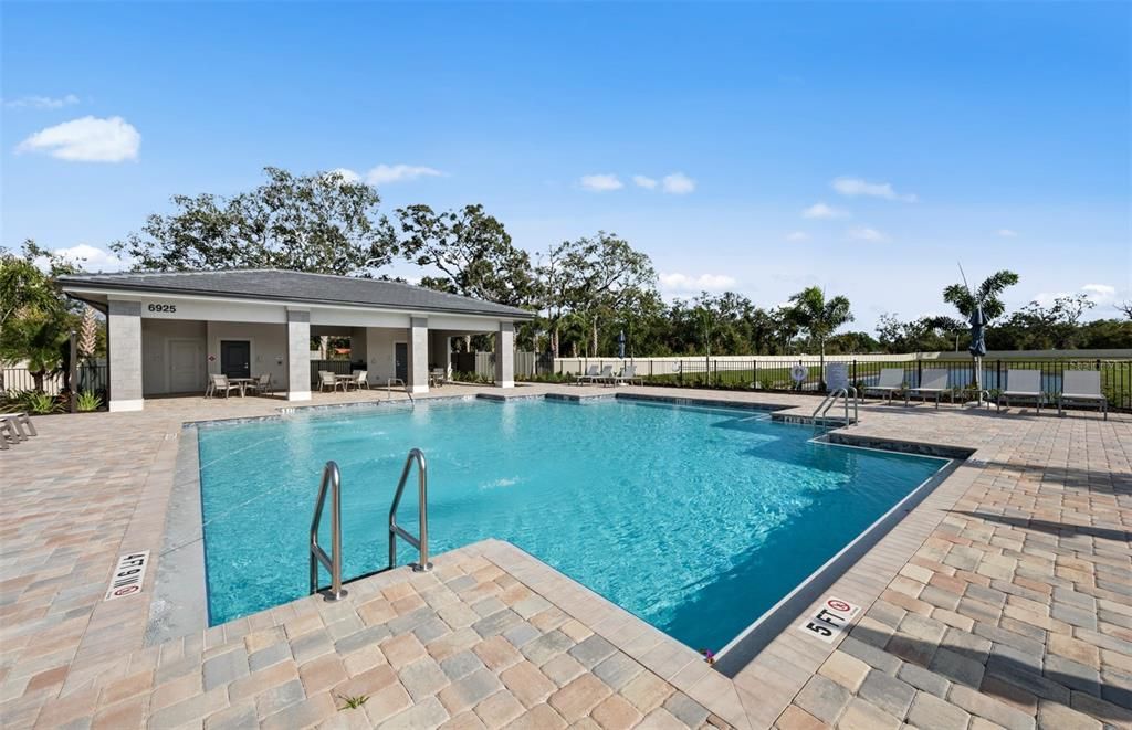 Active With Contract: $449,895 (2 beds, 2 baths, 1579 Square Feet)