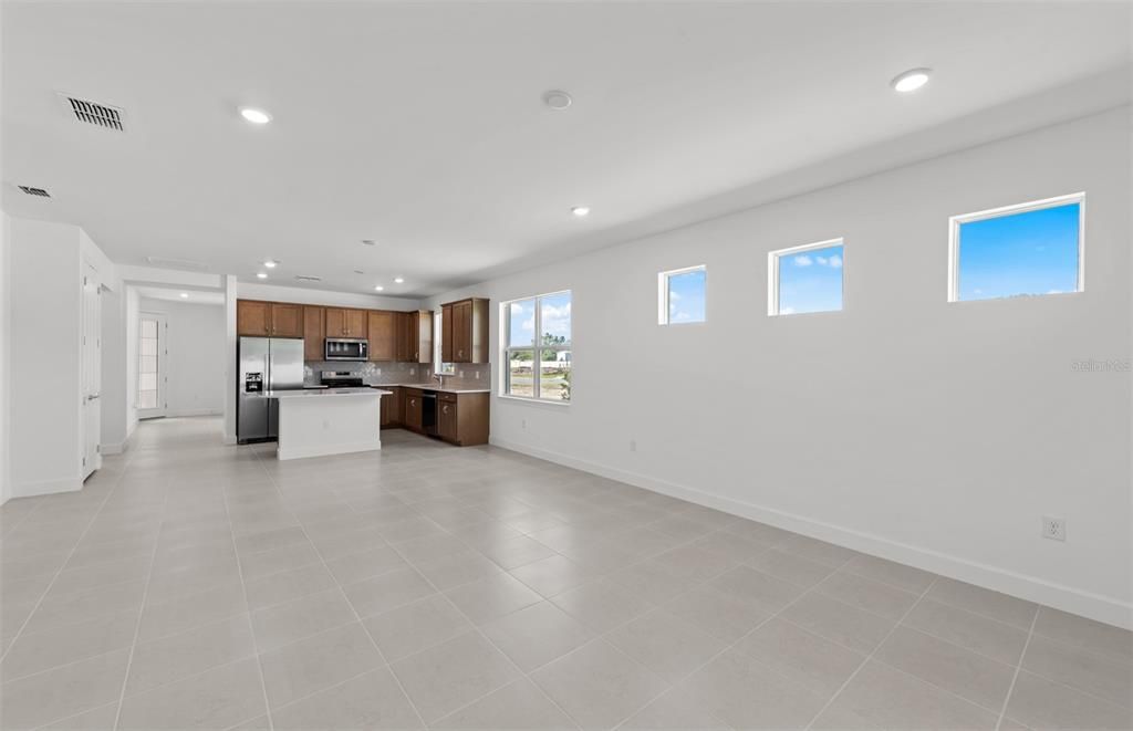 Active With Contract: $449,895 (2 beds, 2 baths, 1579 Square Feet)