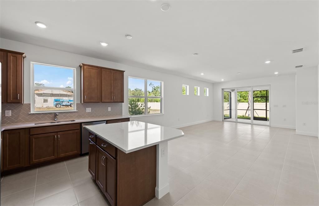 Active With Contract: $449,895 (2 beds, 2 baths, 1579 Square Feet)