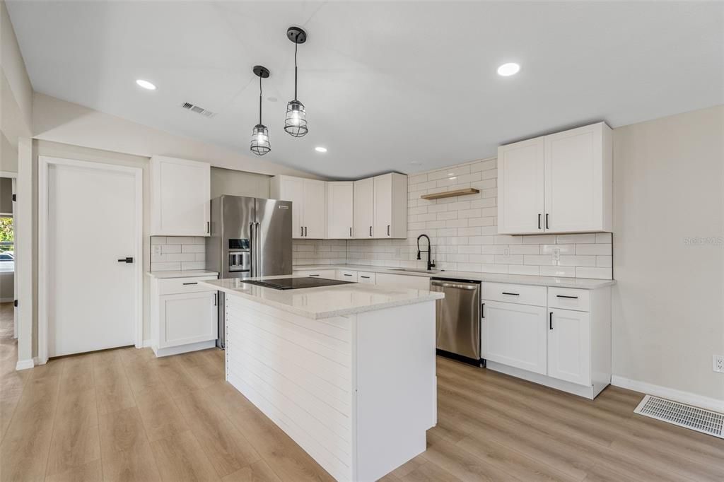 En Venta: $299,999 (3 camas, 2 baños, 1792 Pies cuadrados)