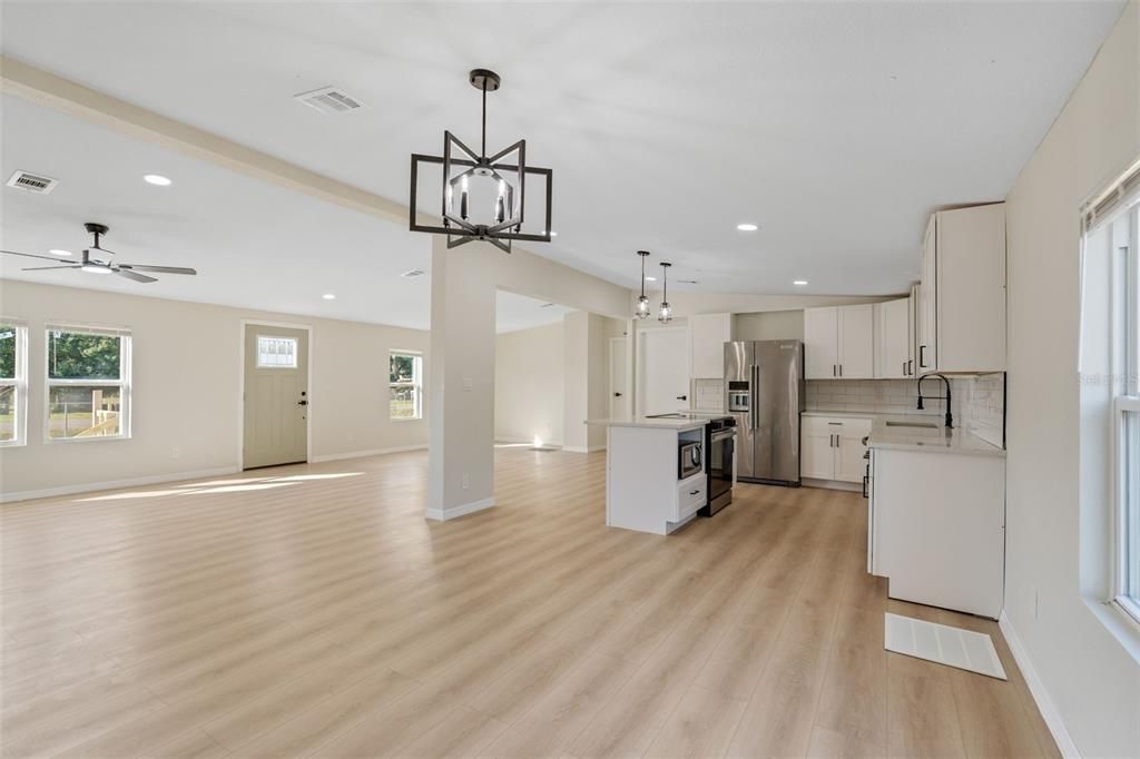 En Venta: $299,999 (3 camas, 2 baños, 1792 Pies cuadrados)