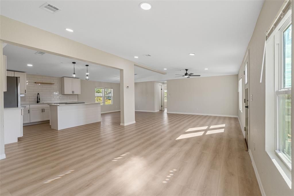 En Venta: $299,999 (3 camas, 2 baños, 1792 Pies cuadrados)